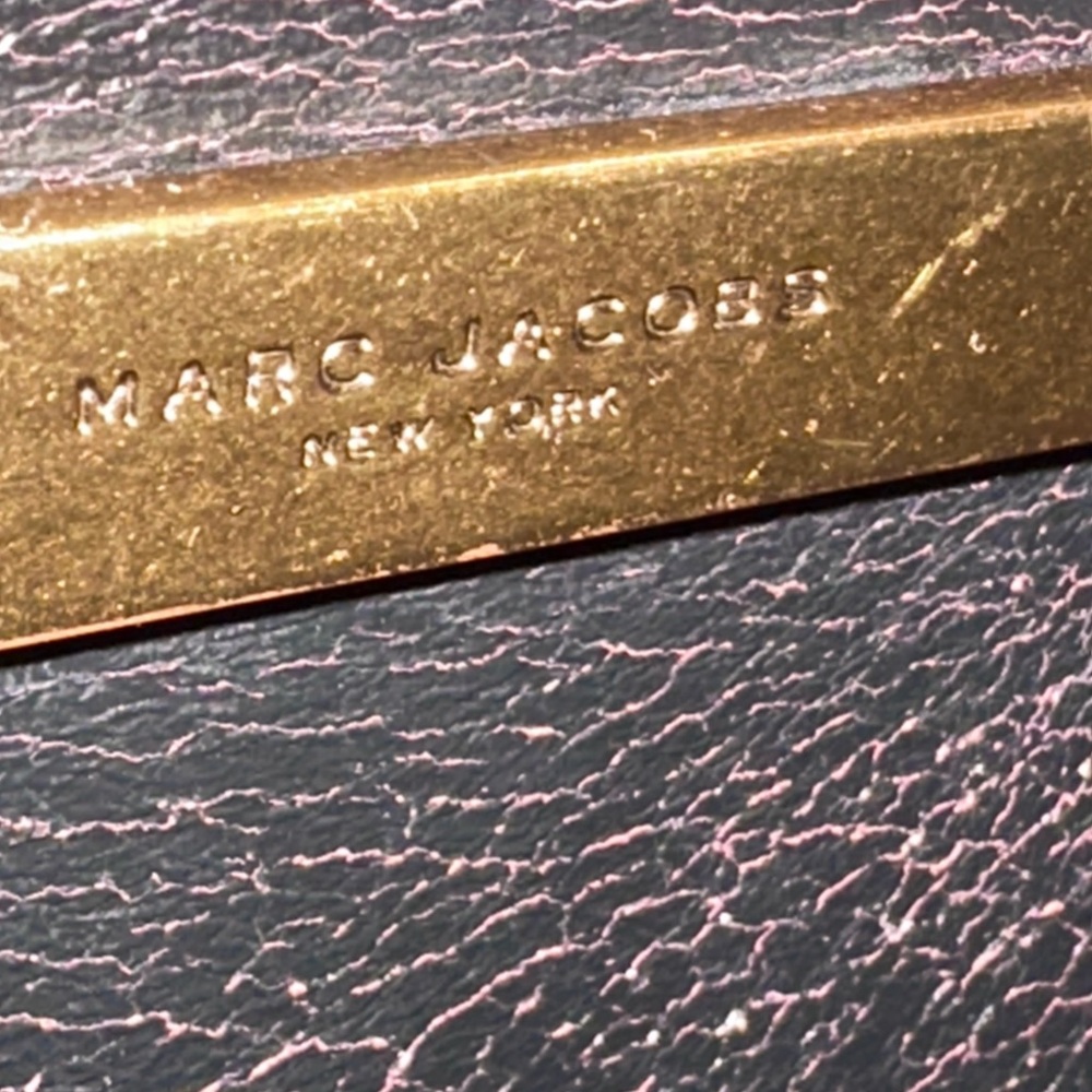 MARC JACOBS The Grind Tote in Burgundy - with lock and key - Picture 9 of 14